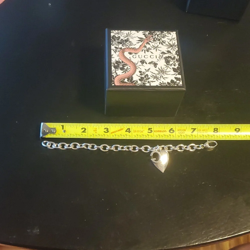 Gucci Heart Bracelet - Picture 11 of 12